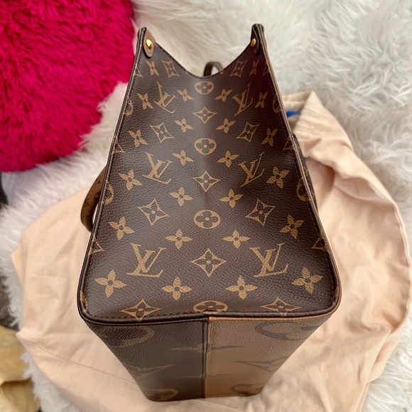 ❣️❣️❣️SOLD on IG❣️❣️❣️ ON THE GO MM w/ Monogram & reverse monogram - Picture 6 of 11